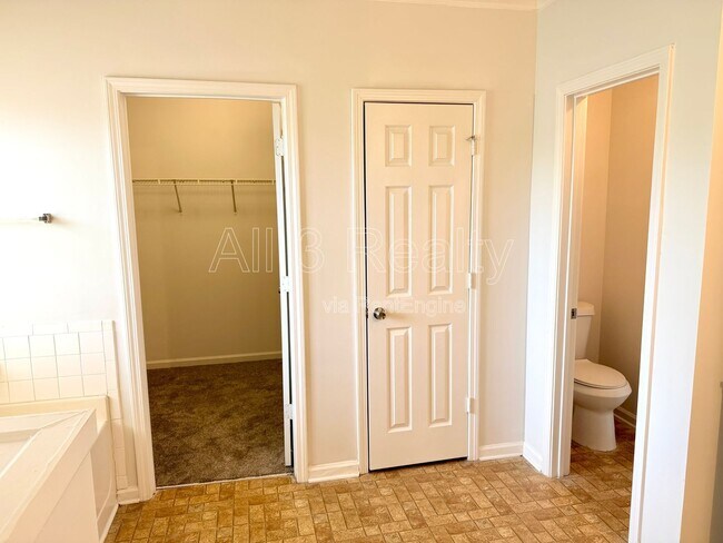 Building Photo - 231 Baywood Crossing