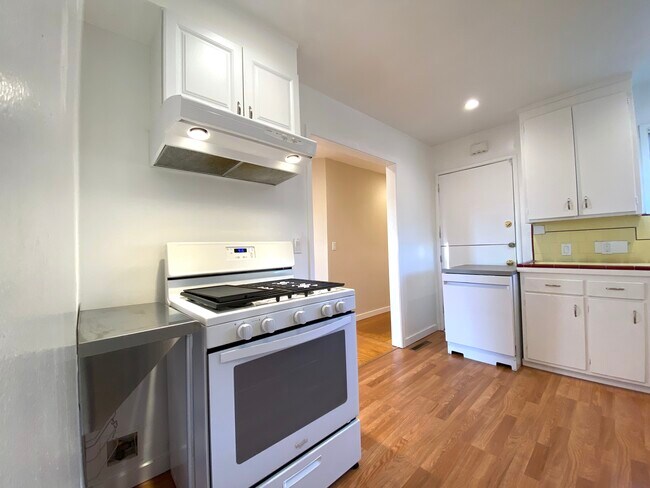 Building Photo - 7659 Stockton Ave