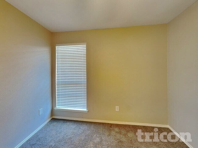 Building Photo - 5708 Woodsetter Ct