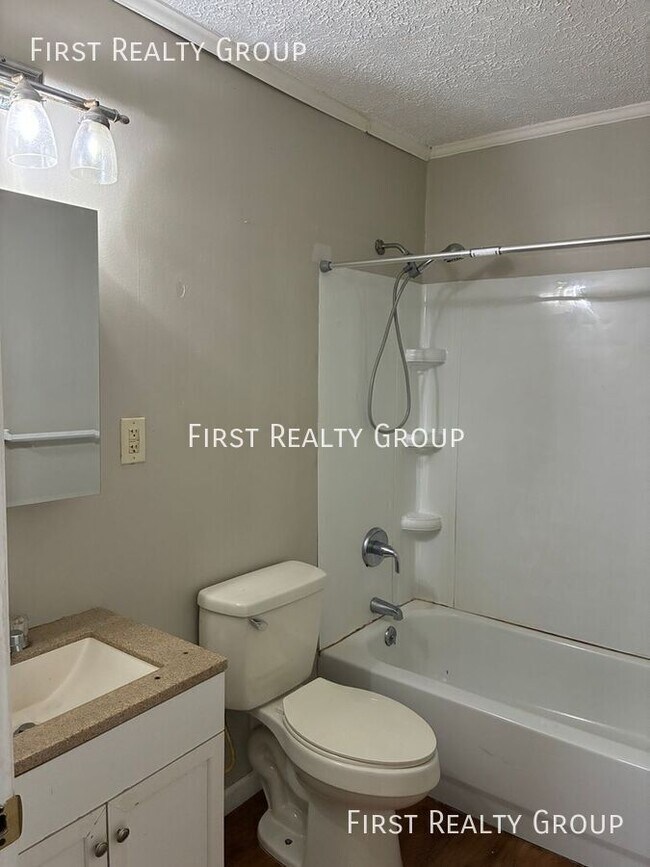 Building Photo - 364 Sheridan Ave