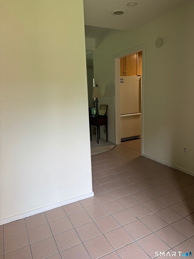 Building Photo - 491 Unit B Heritage Vlg
