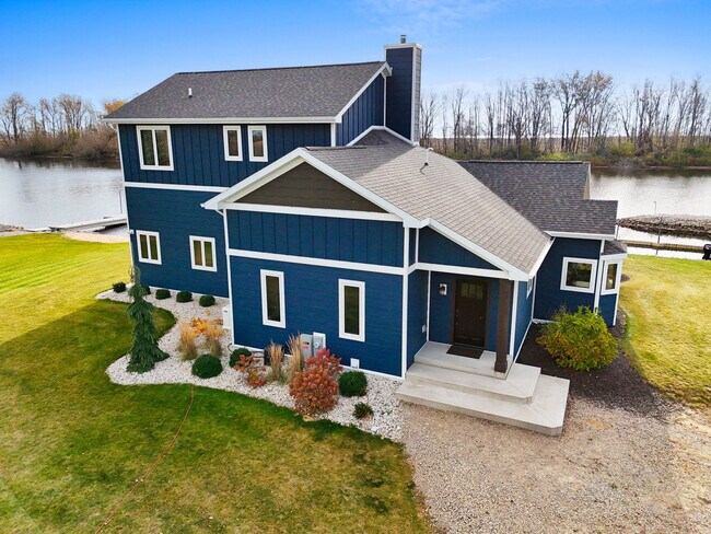 Building Photo - 1571 Harbor Rd