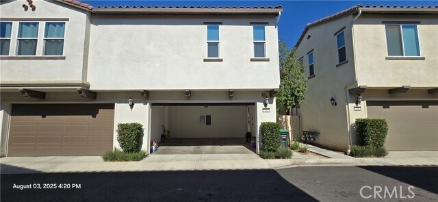 Building Photo - 26149 Park Ave
