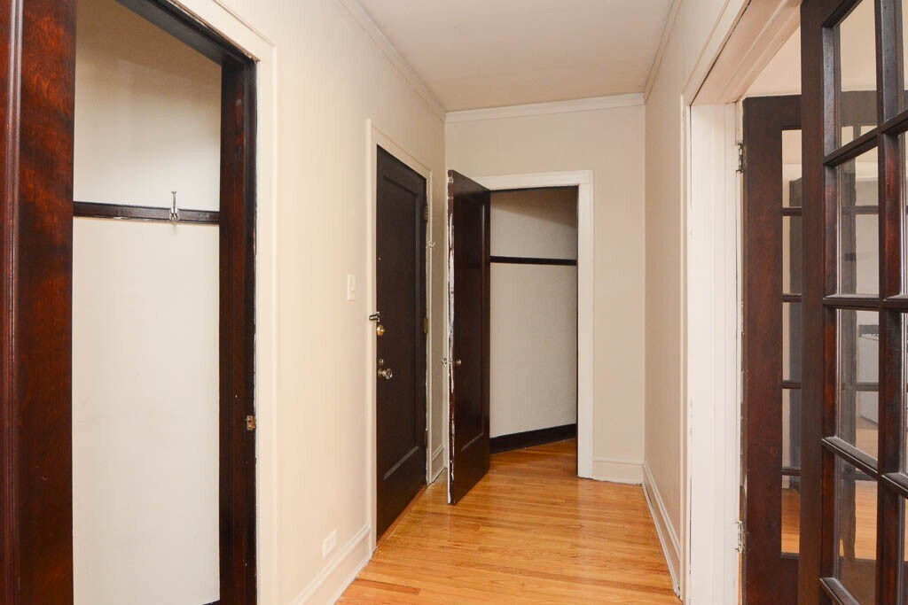 Building Photo - 1238 Oak Ave