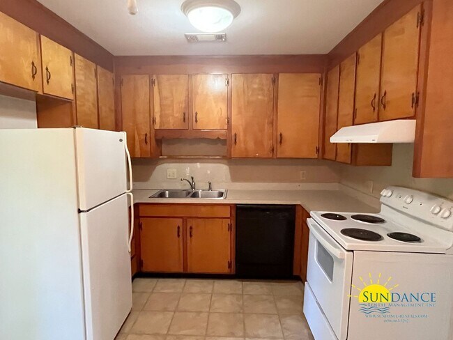 Building Photo - Nice 2-Bedroom Home in the Heart of Pensac...