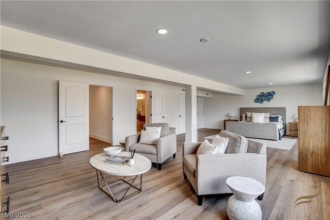 Building Photo - 2685 S Tenaya Way