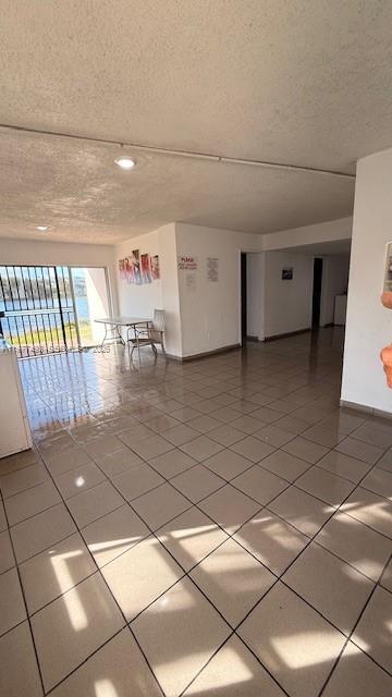 Building Photo - 8895 Fontainebleau Blvd