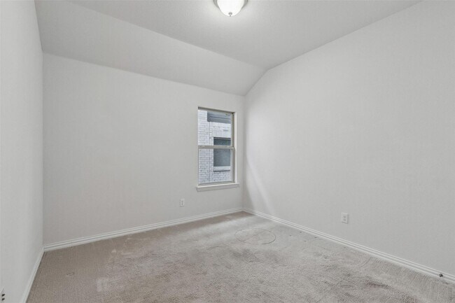 Building Photo - 1220 Johnson Dr