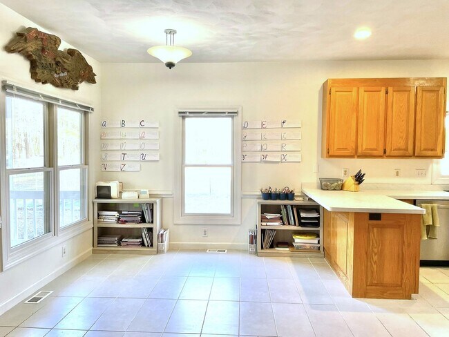 Building Photo - Brick 2 story in Chesapeake