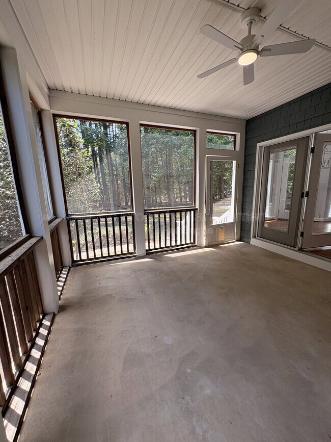 Building Photo - 10802 Cedar Creek Dr