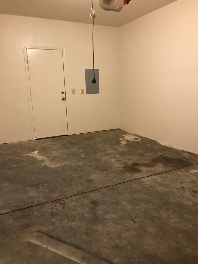 Building Photo - 1500 W Rainey St