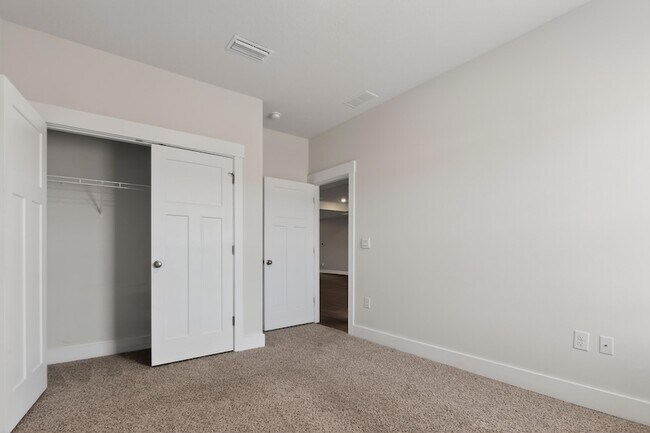 Building Photo - 1110 Shoal River Dr