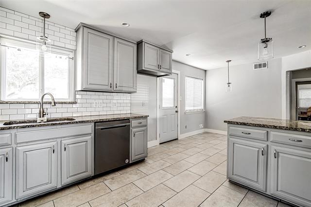 Building Photo - 614 Blueberry Ln
