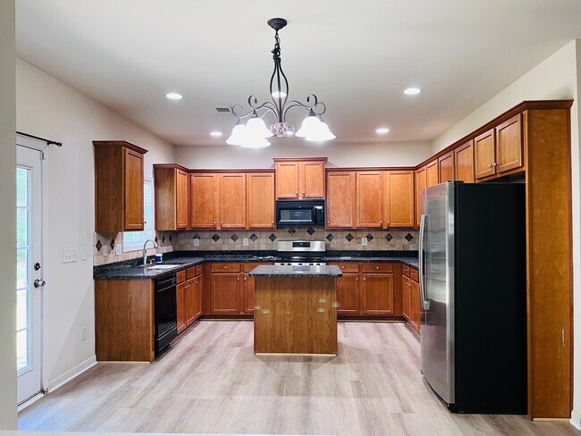 Building Photo - 870 Bishops Run Ln
