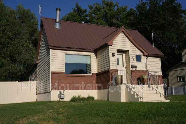 Building Photo - 249 S 400 E
