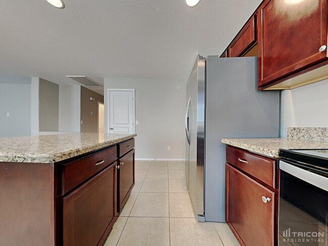 Building Photo - 24839 W Huntington Dr