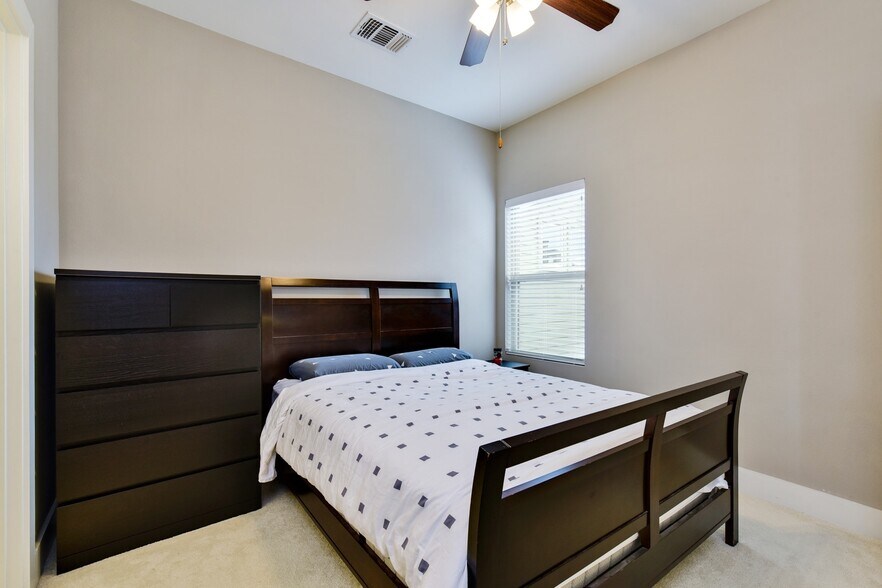 Building Photo - 3101 McCurdy St