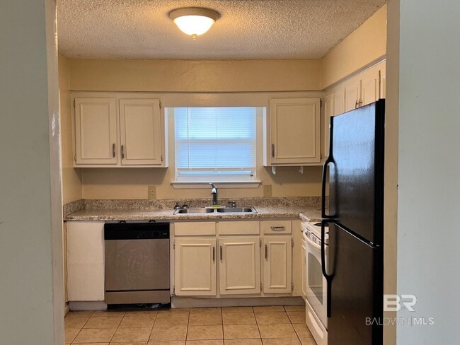 Building Photo - 72 Grimes Ln