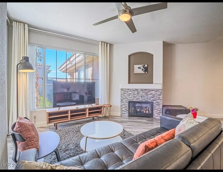 Building Photo - 7111 S Durango Dr