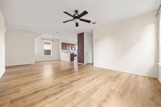 Building Photo - 280 La Dera Dr