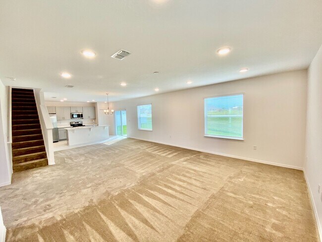 Building Photo - Beautiful Home for rent in Poinciana - 4 bed 2.5 bath plus large bonus room