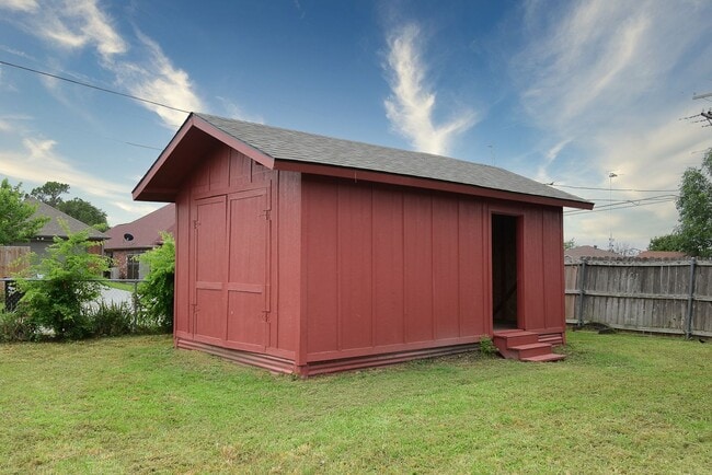 Building Photo - 3117 Chaparral- House
