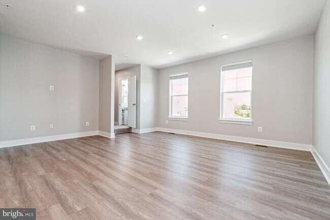 Building Photo - 8311 Amber Beacon Cir