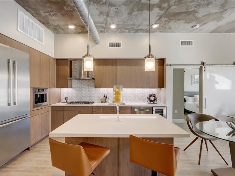 Primary Photo - Vici Luxury Rentals - Little Italy