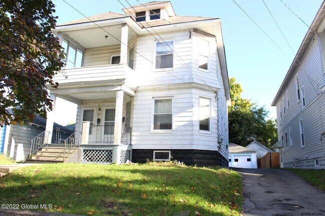 Primary Photo - 1319 Poplar St