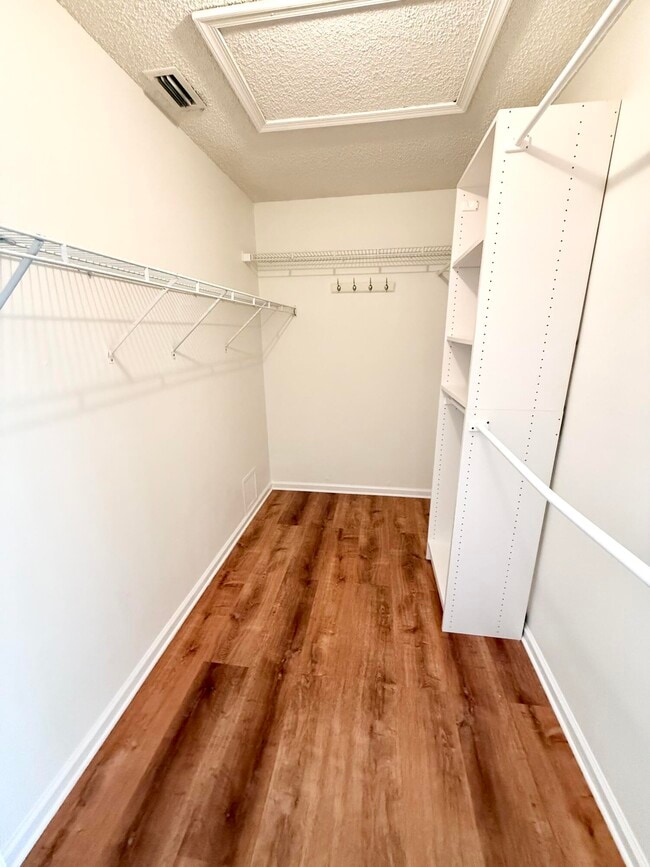 Building Photo - 5609 Descartes Cir