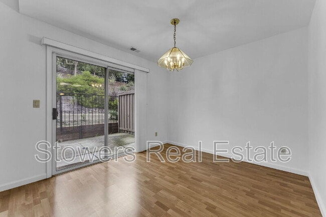 Building Photo - 309 Cam Arroyo