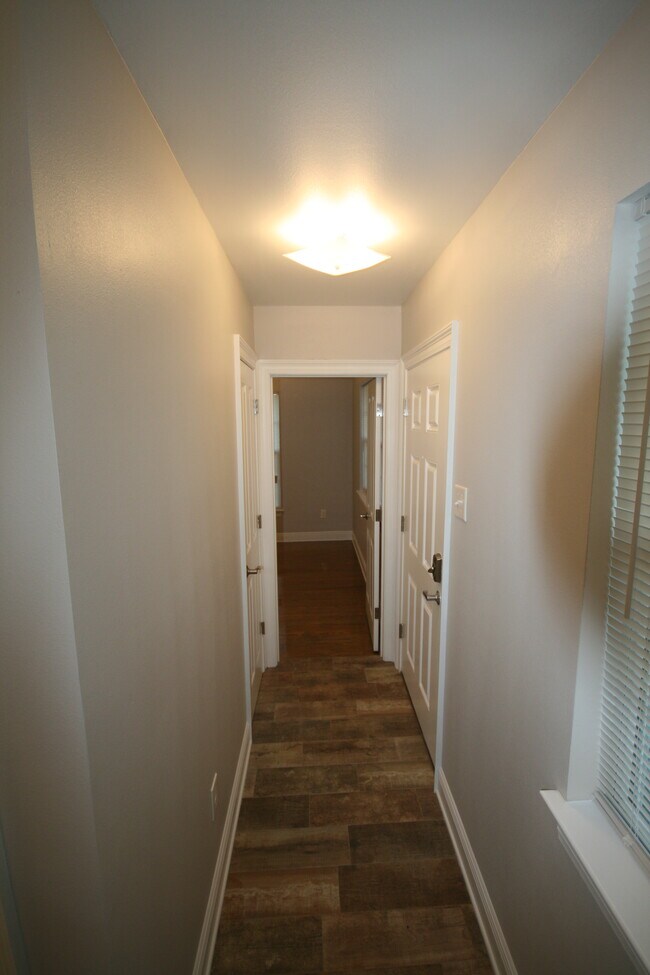 Building Photo - 718 16th St