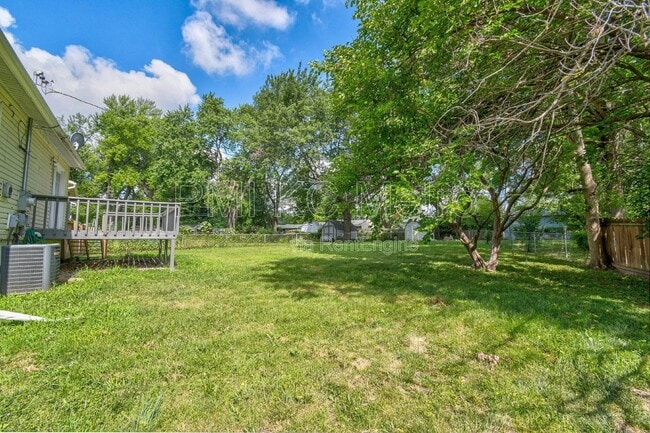 Building Photo - 18410 Shoshone Dr