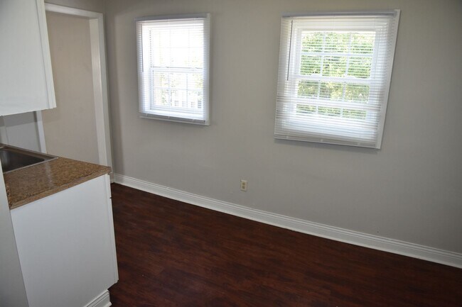 Building Photo - 1694 S Washington Ave