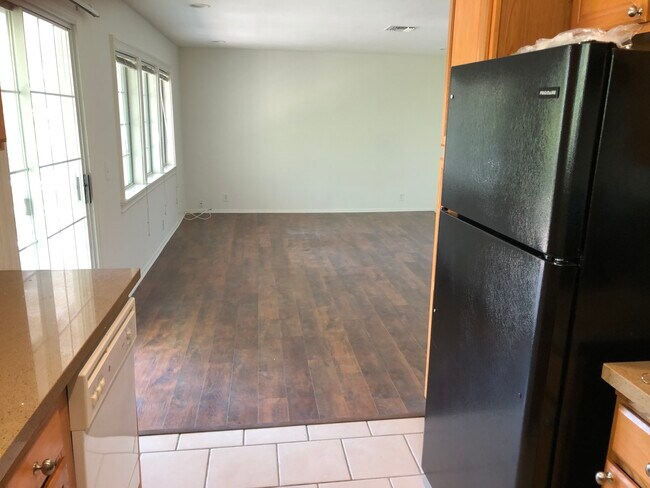 Building Photo - 5304 Colodny Dr
