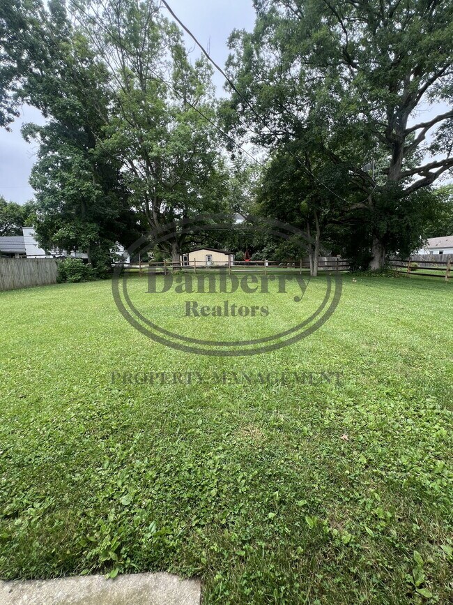 Building Photo - 6051 Graystone Dr