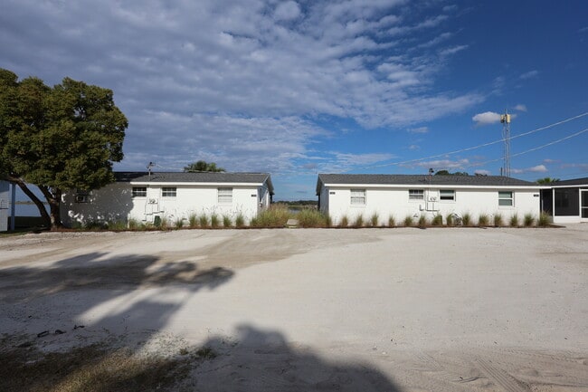 Building Photo - 1207 W Pierce St