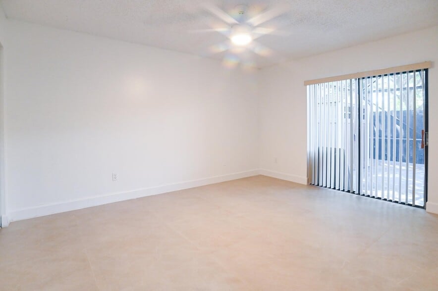 Building Photo - 1148 Summit Trail Cir