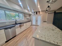 Building Photo - Bright, Modern, and Beautifully Updated 3 Bed + Loft, 2.5 Bath Home in the Heart of Hopkins, MN -...
