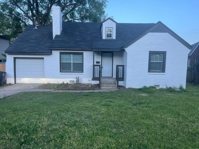 Primary Photo - Gorgeous Fully Renovated 4 bedroom 1 bath ...