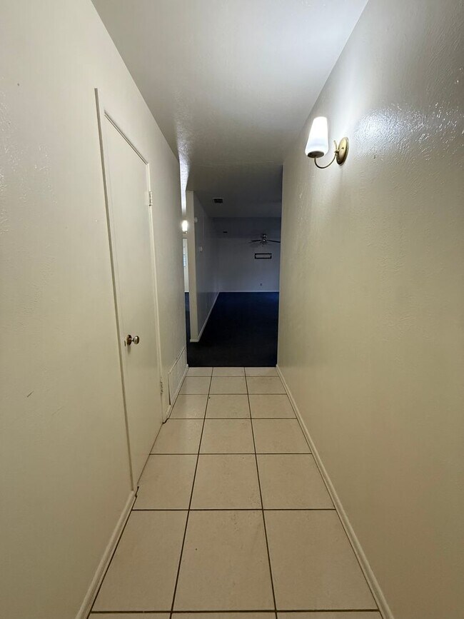 Building Photo - For Lease - 2706 B Fair Palms - Odessa, TX