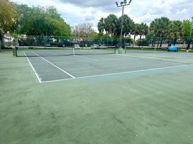 Building Photo - 9712 Hammocks Blvd