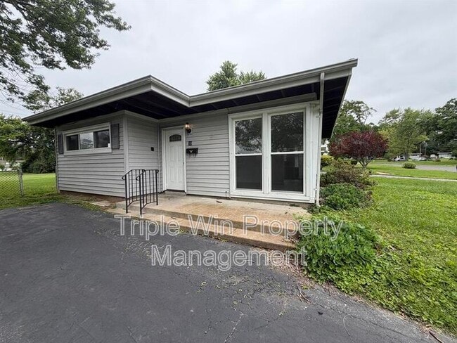 Building Photo - 10 St Celeste Dr