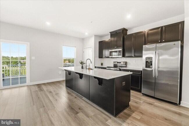 Building Photo - 1403 Wilmer Park Ln