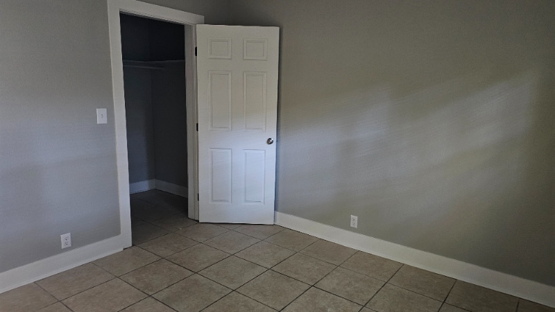 Building Photo - 705 James St