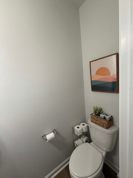 Building Photo - 811 Falls Grove Trl