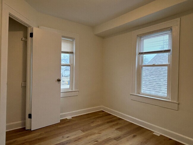 Building Photo - 83 N Ewing St