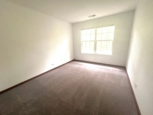 Building Photo - 2407 Stoughton Cir