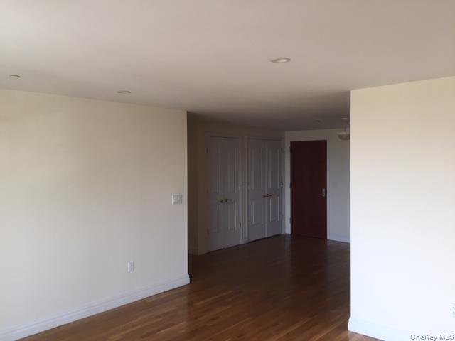 Building Photo - 125 E Broadway