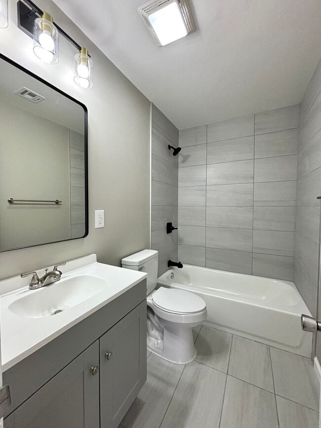 Building Photo - Stunning and Bright home in the heart of the Rose District